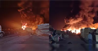 Bomberos Atendieron Incendio en Recicladora de la Colonia G�mez Mor�n