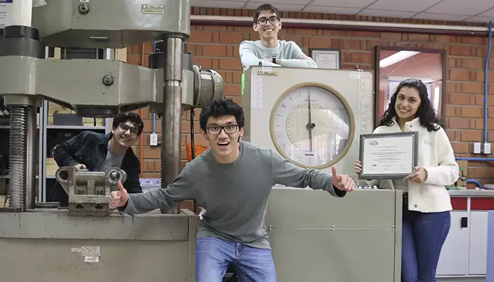 Estudiantes IBERO triunfan en competencia Internacional de concreto permeable