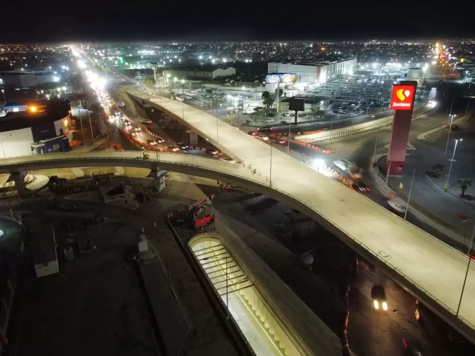 Puente en distribuidor vial L�zaro C�rdenas y Venustiano Carranza