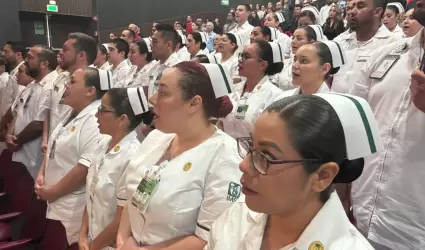 Concluyen especialidad 42 enfermeros y enfermeras del IMSS BC