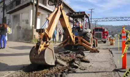 Rehabilitaci�n de pavimento en la L�zaro C�rdenas