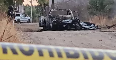 Auto incendiado en Culiac�n