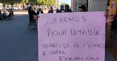 Solicitan la introducci�n de agua potable en la invasi�n Plutarco El�as Calles