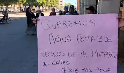 Solicitan la introducci�n de agua potable en la invasi�n Plutarco El�as Calles