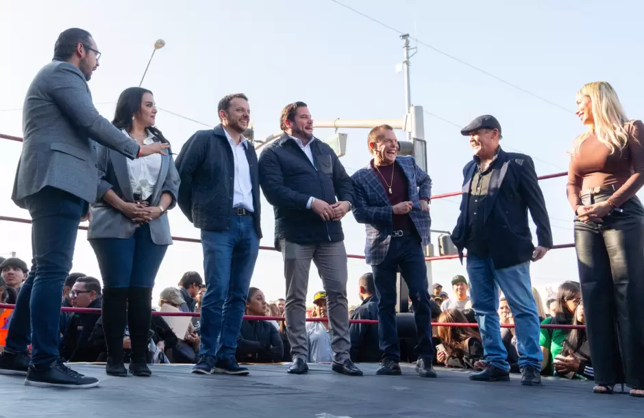 Reconoce alcalde Ismael Burgue�o a Julio C�sar Ch�vez con mural de 900 metros