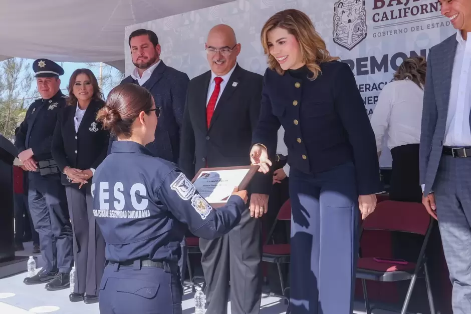 Encabeza gobernadora Marina del Pilar la graduaci�n de 130 nuevos polic�as en Baja California