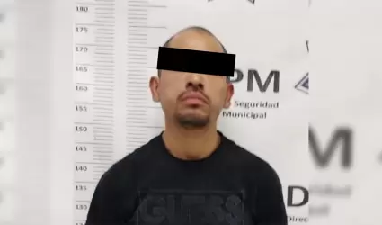 Detienen a hombre con orden de aprehensi�n por narcomenudeo