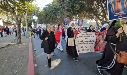 Peregrinaci�n a la Catedral de Guadalupe en Tijuana