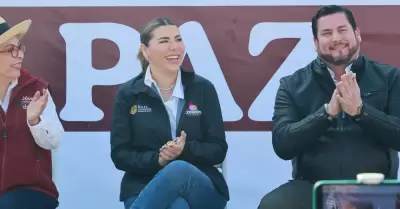 Gobernadora Marina del Pilar y Alcalde Ismael Burgue�o