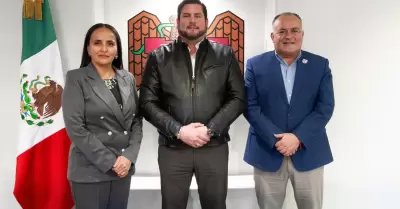 Se re�ne presidente municipal de Tijuana, Ismael Burgue�o, con representantes si