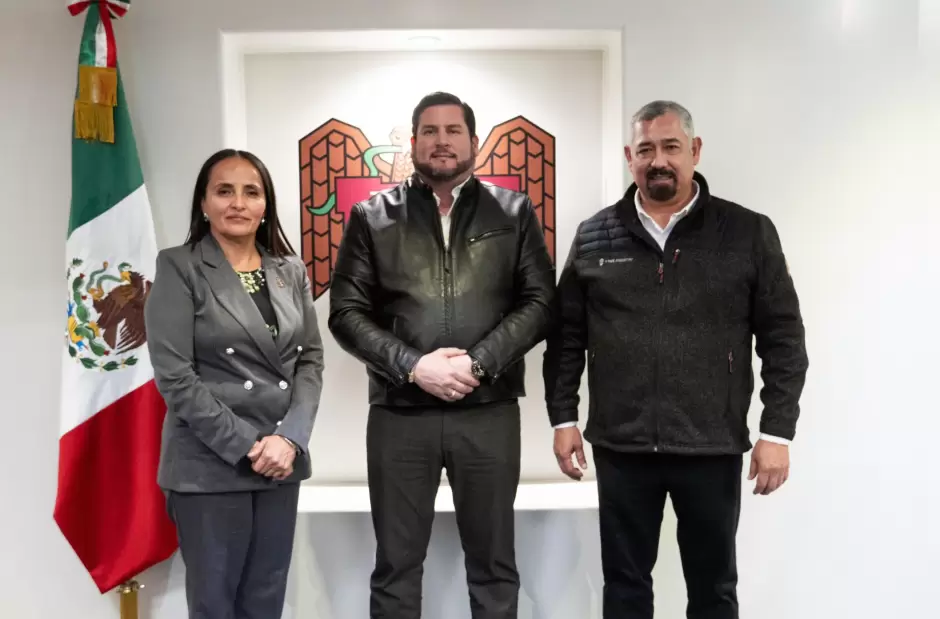 Se re�ne presidente municipal de Tijuana, Ismael Burgue�o, con representantes sindicales del magisterio