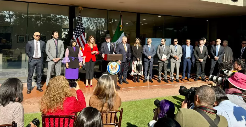 Apoyamos la integraci�n de Am�rica del Norte: Embajador Ken Salazar