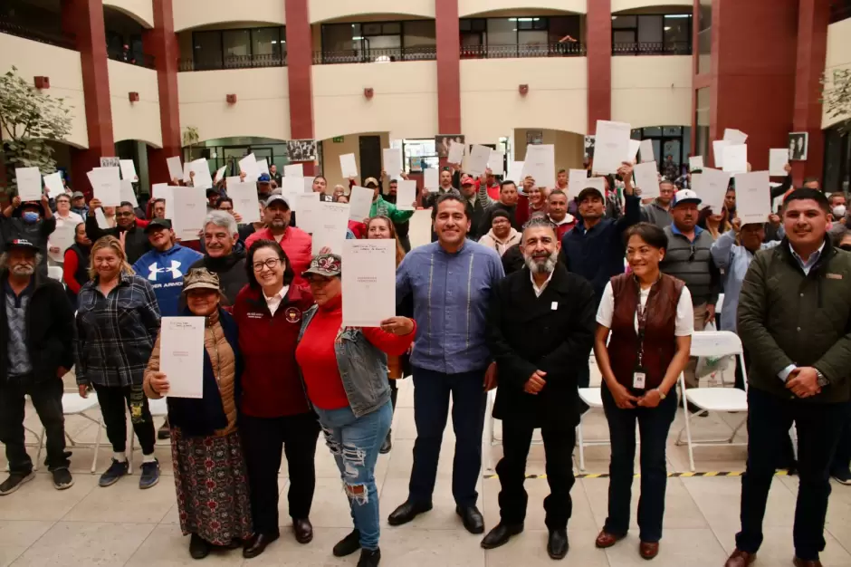 Presidenta Roc�o Adame Mu�oz entrega t�tulos de propiedad a m�s de 100 familias rosaritenses