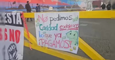 Maestros de la Secci�n 37 tomaron oficinas de la CESPT en rechazo a reforma del