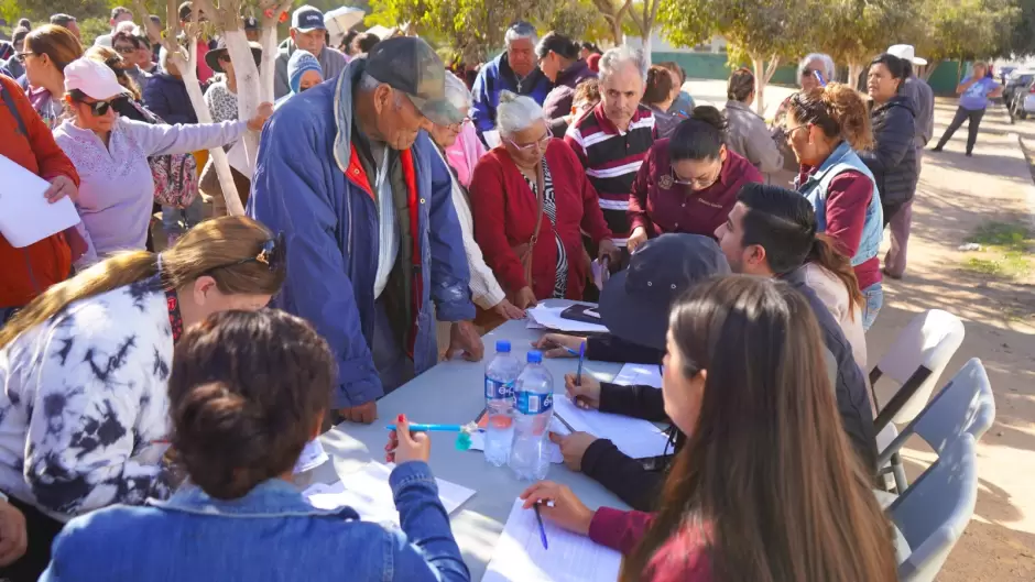 Benefician a 200 familias con apoyos alimentarios