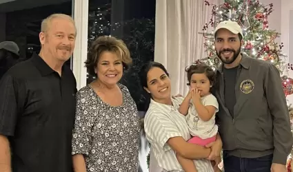 Ron Johnson y su esposa, acompa�ando a Nayib Bukele y esposa
