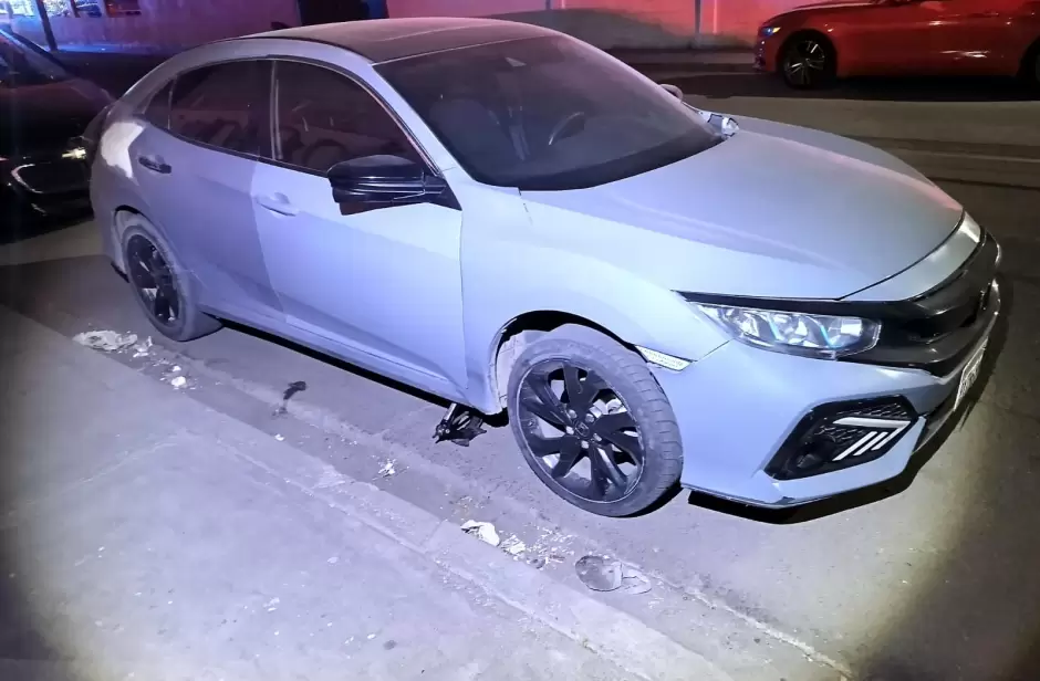 Detienen a dos hombres por tentativa de robo de autopartes y da�os en propiedad ajena