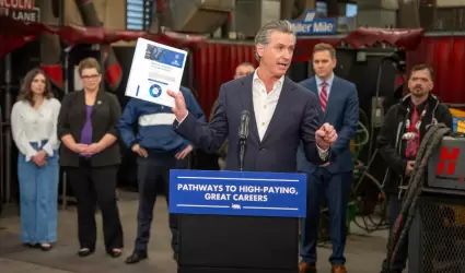 California presenta un plan para crear carreras bien remuneradas con y sin t�tul