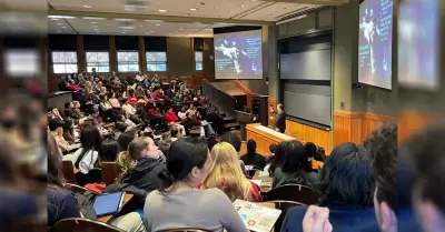 Acad�mico de Cetys dio clase en Harvard sobre Regi�n Cali-Baja