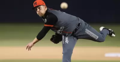 Luke Westphal inici� el duelo por Naranjeros