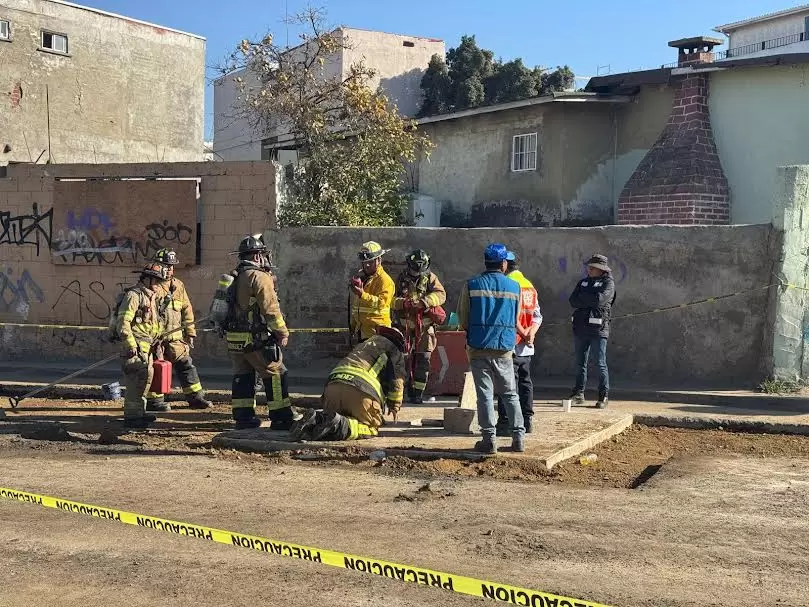 Explosi�n en registro de tuber�a deja a un hombre lesionado en Tijuana