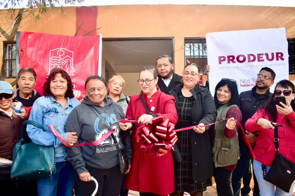 Alcaldesa Roc�o Adame entrega remodelaci�n de la Biblioteca Octavio Paz en la colonia Lucio Blanco