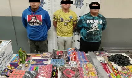 Polic�a Municipal decomisa pirotecnia y detiene a ocho personas