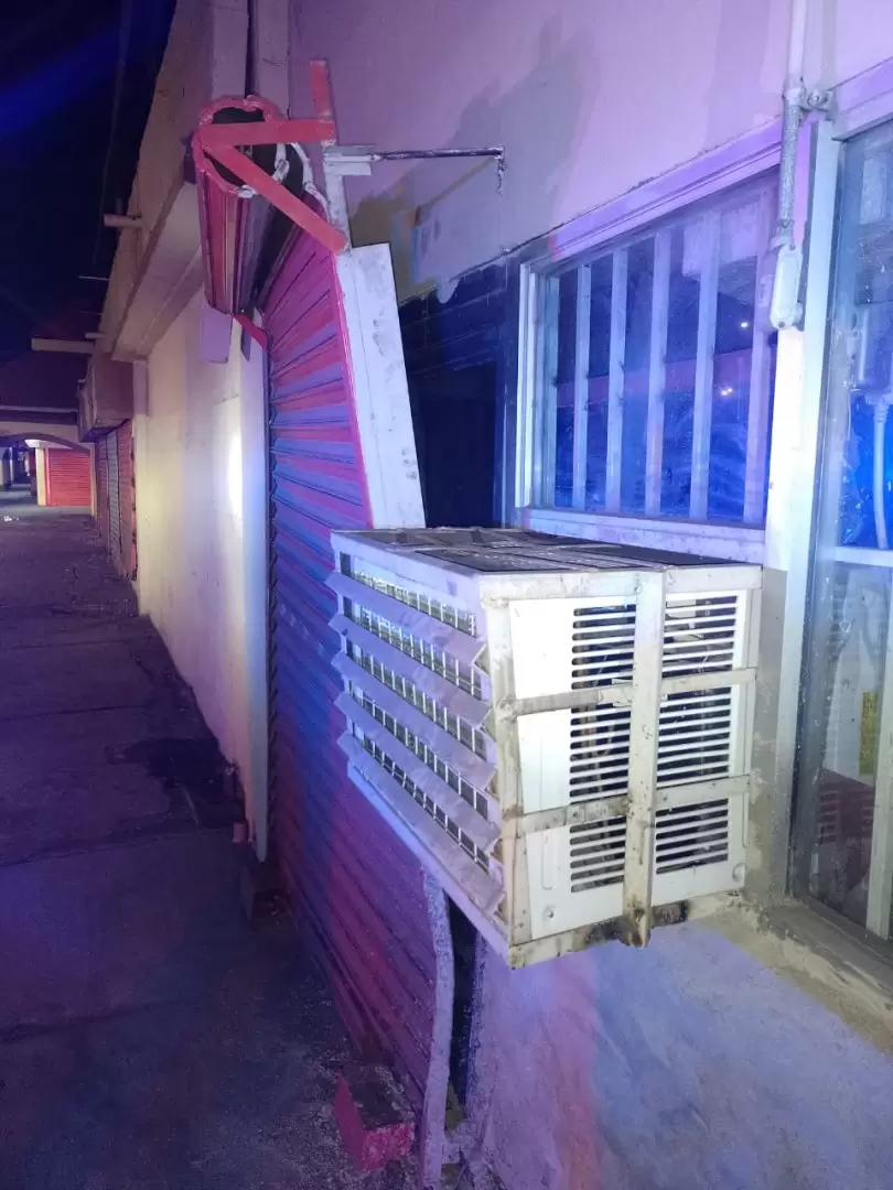 Detienen a hombre por da�os en comercio
