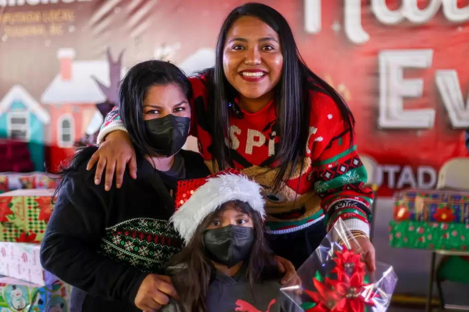 Celebra Dip. Evelyn S�nchez posada comunitaria