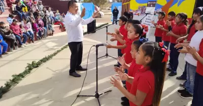 Festival Navide�o con coro infantil biling�e Kata �u 'u