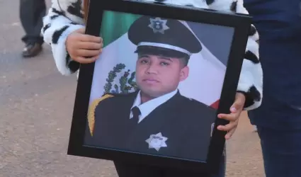 Jes�s Francisco Ramos Acosta, oficial de 28 a�os que perdi� la vida en el cumpli