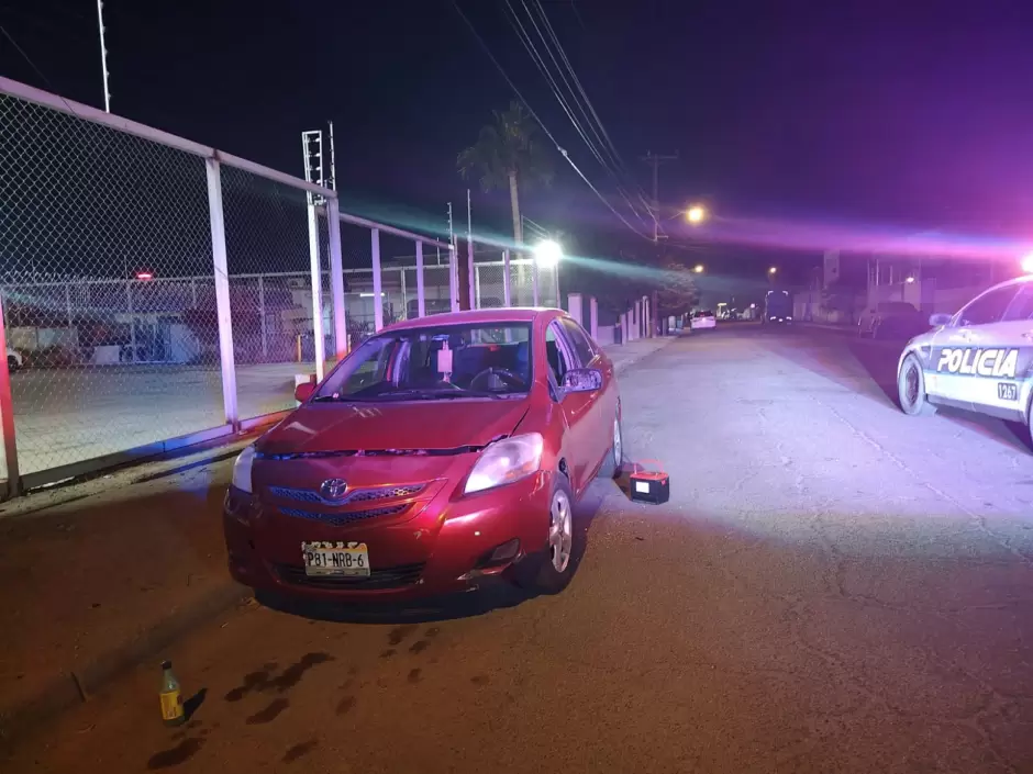Detienen a sujeto por robo a veh�culo y da�os