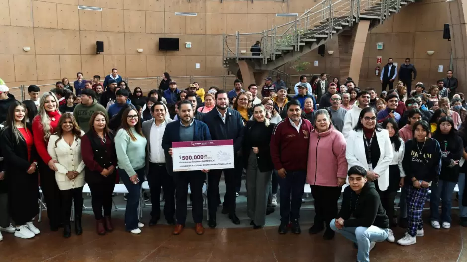 Entrega alcalde Ismael Burgue�o donativo de 500 mil pesos al Museo �mbar