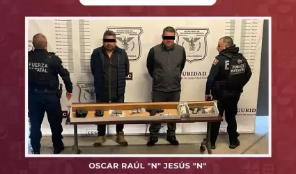 Detienen a 4 sujetos armados y aseguran veh�culo con luces estrobosc�picas