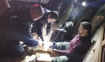 Auxilia polic�a municipal a migrante lesionado tras caer del cerco fronterizo