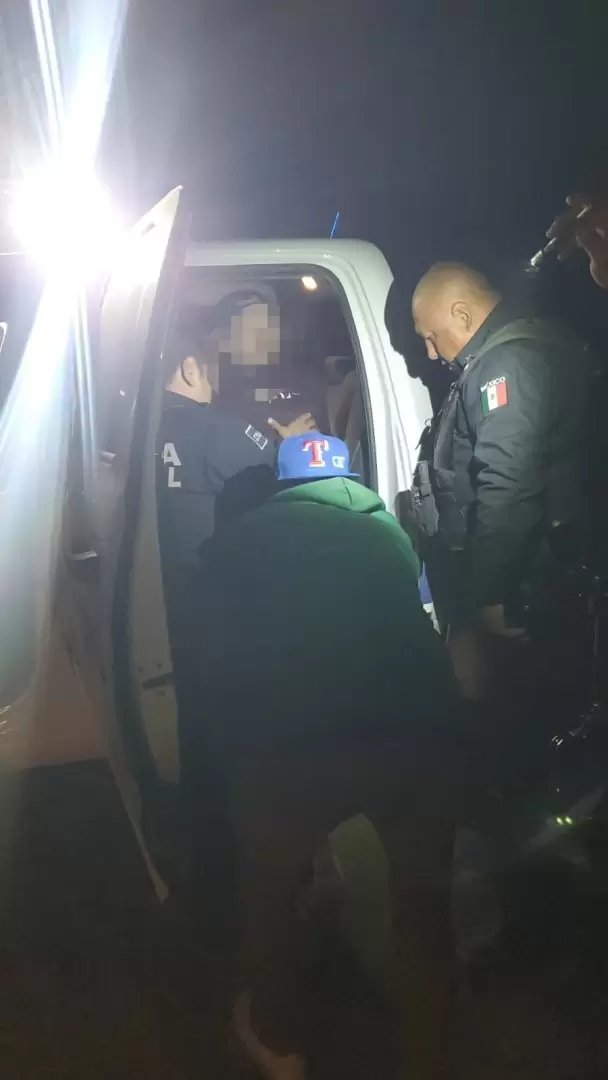 Auxilia polic�a municipal a migrante lesionado tras caer del cerco fronterizo