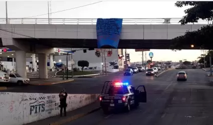 Mantas en puentes de Culiac�n