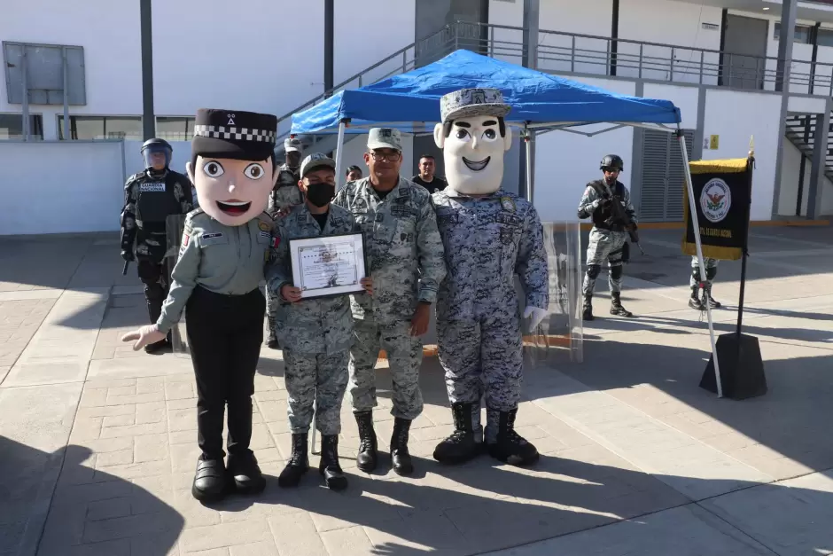 Harish Vicente cumple su sue�o de ser Guardia Nacional honorario