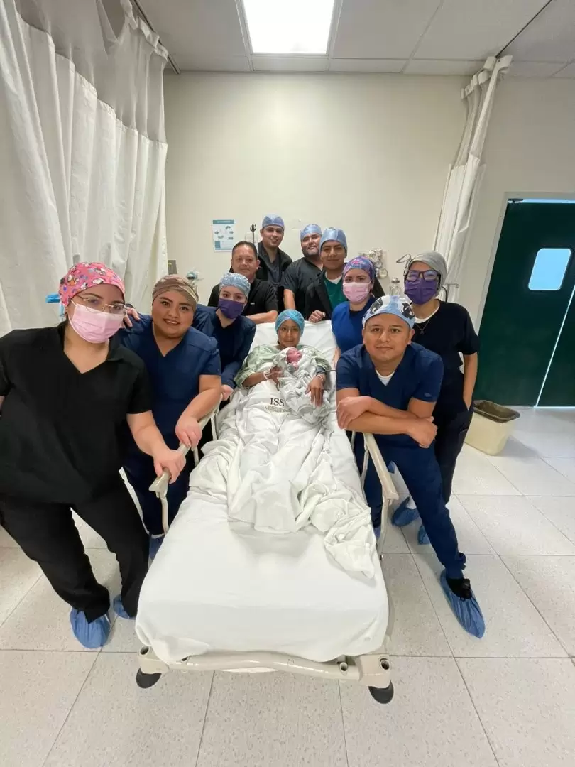 Reciben a los beb�s de A�o Nuevo en Baja California