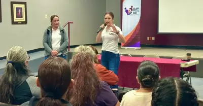 Ofrece XXV Ayuntamiento de Tijuana pl�ticas y talleres formativos