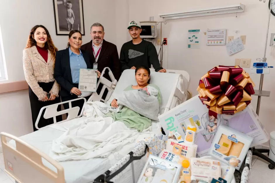 Visita Claudia Agat�n a primer beb� de 2025 en HGE