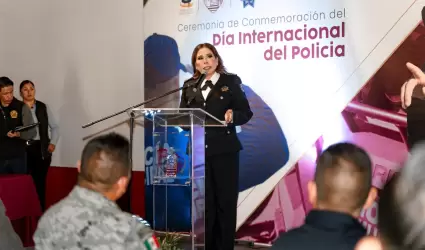 Gobierno de Ensenada honra a polic�as por su destacada trayectoria y servicio