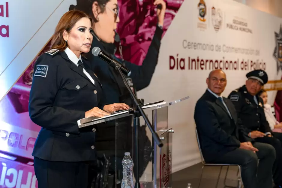 Gobierno de Ensenada honra a polic�as por su destacada trayectoria y servicio
