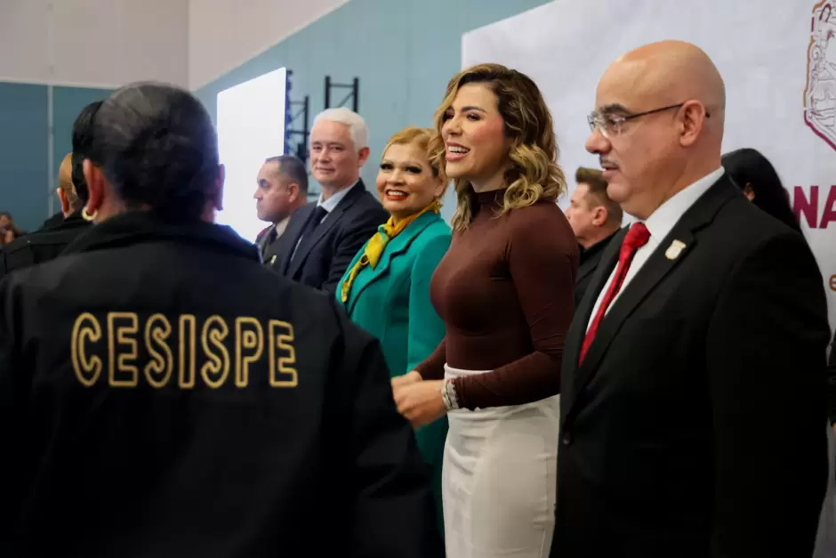 Reconoce gobernadora Marina del Pilar a elementos de seguridad en el marco del D�a Internacional de la Polic�a