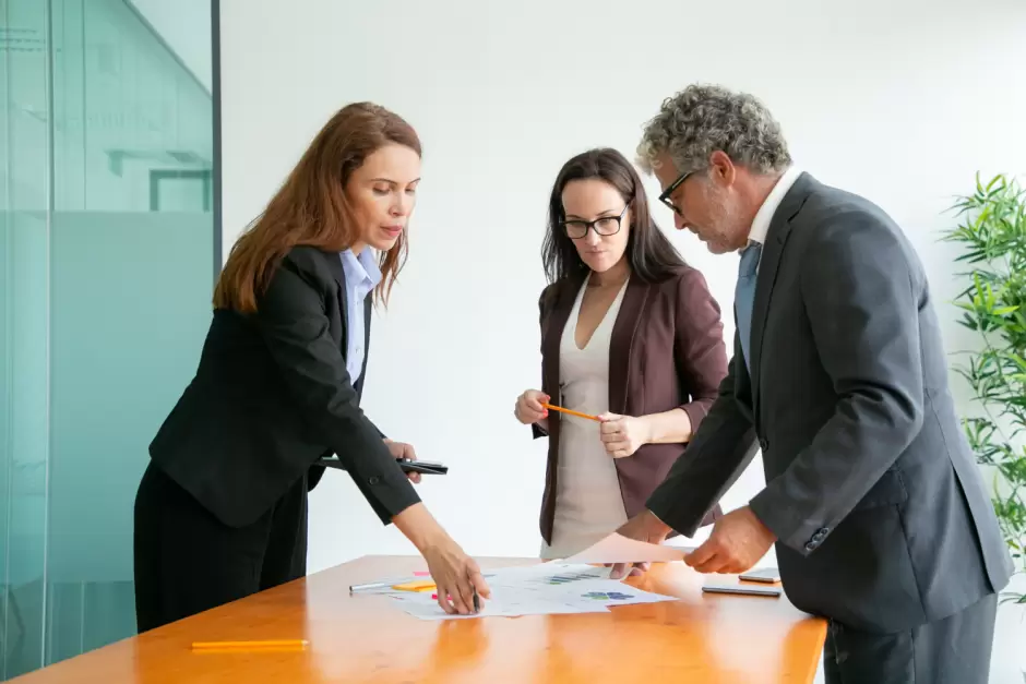 Proyectar pagos, calcular impuestos y analizar tendencias mejora el control operativo y an�lisis.