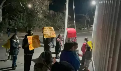 Protestan en albergue �gape por la liberaci�n de cinco turistas colombianos