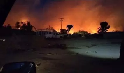Incendio en Nido de las �guilas bajo control parcial; carretera Tijuana-Tecate c