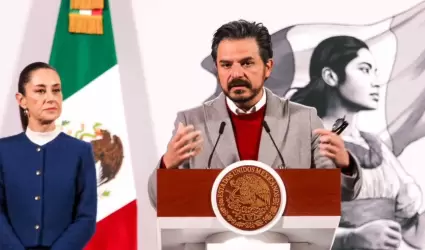 Claudia Sheinbaum y Zo� Robledo durante la conferencia matutina desde Palacio Na