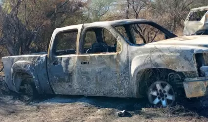 veh�culos calcinados en el desierto de Altar