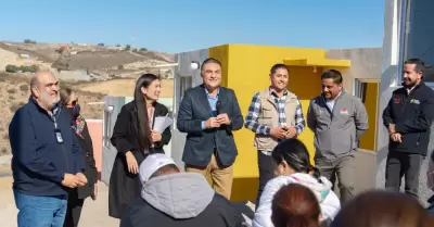 Entregan hogares a familias v�ctimas de deslizamientos en Tijuana